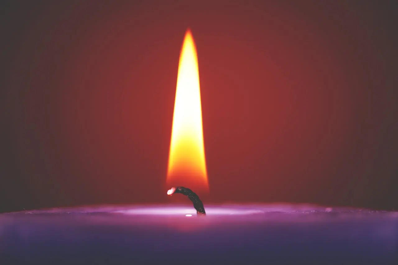 a candle light, up close